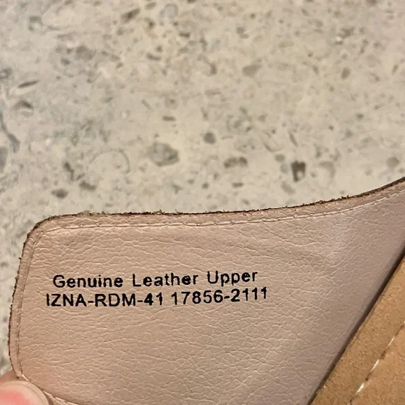 L'Artiste Red Floral Women's Sandals - Picture 6 of 6